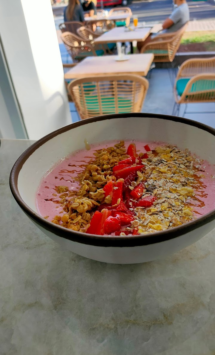 Metropolis Bar Café