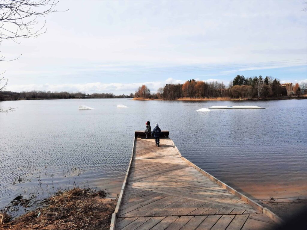 Ekrano marių pakrantė
