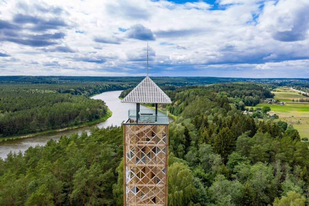 Po Birštoną su vaikais
