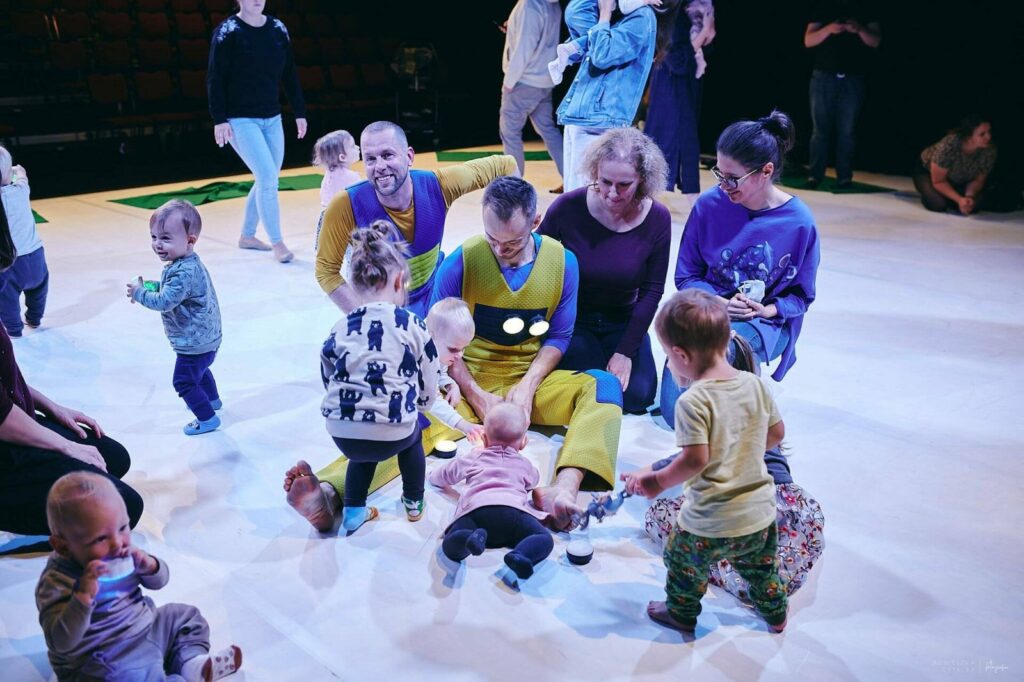 Teatrai ir spektakliai su kūdikiais bei vaikais