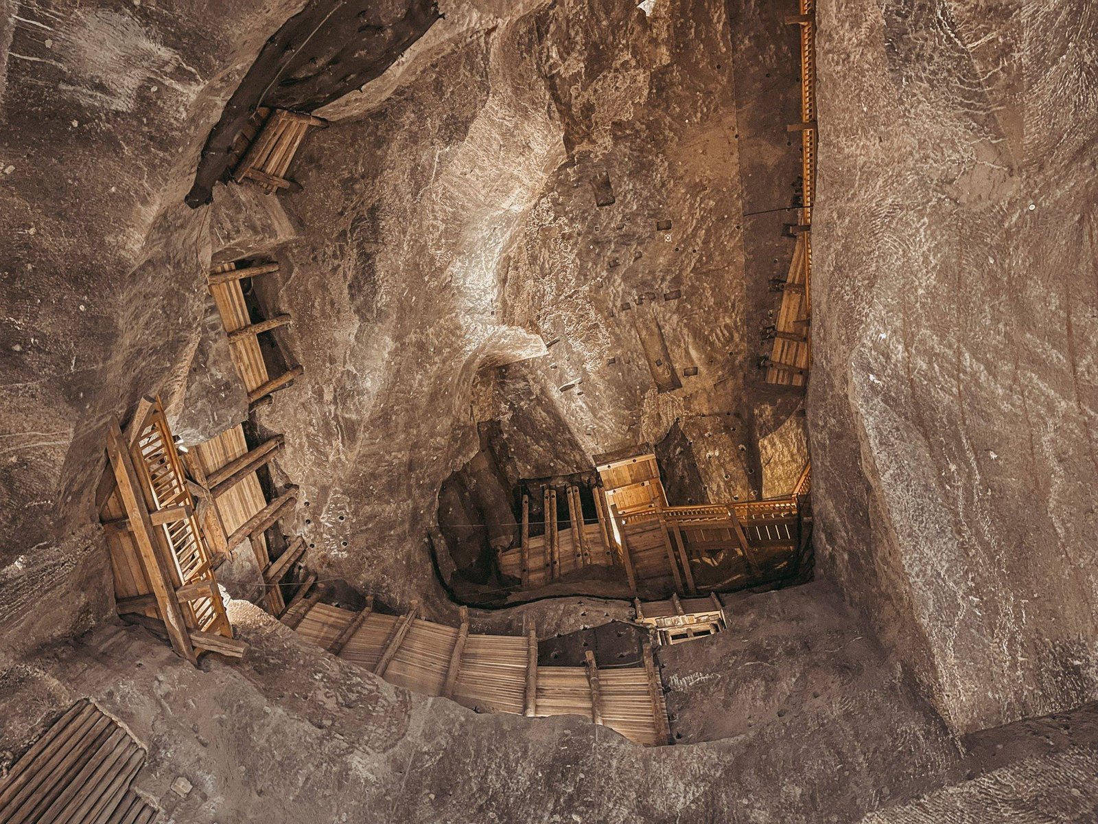 Veličkos druskų kasyklos