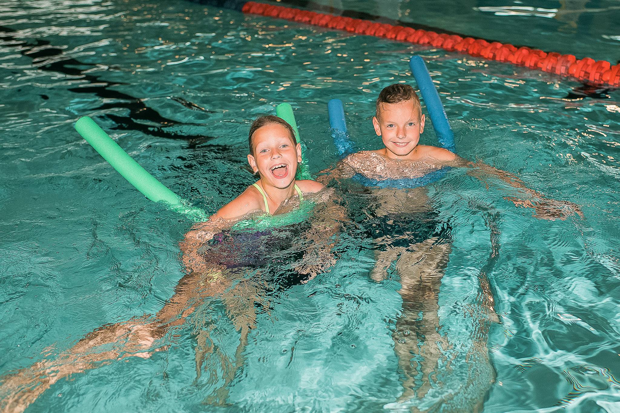 Stovyklos vaikams norintiems išmokti plaukti