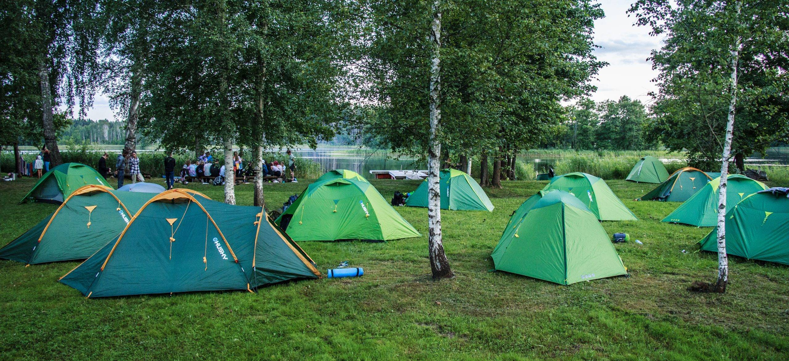 Vasaros Stovyklos Su Nakvyne Pagal Apskritis - Kelionės Su Vaikais