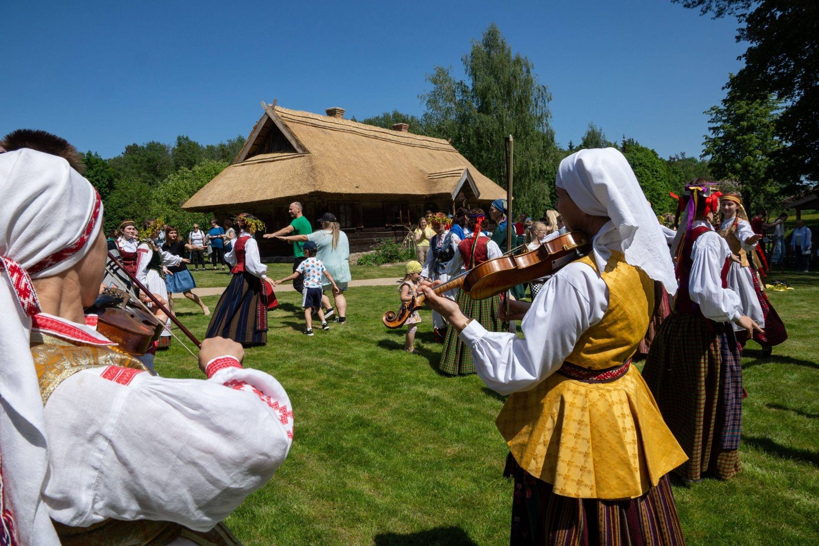 Muzikiniai pasirodymai Lietuvos etnografijos muziejuje