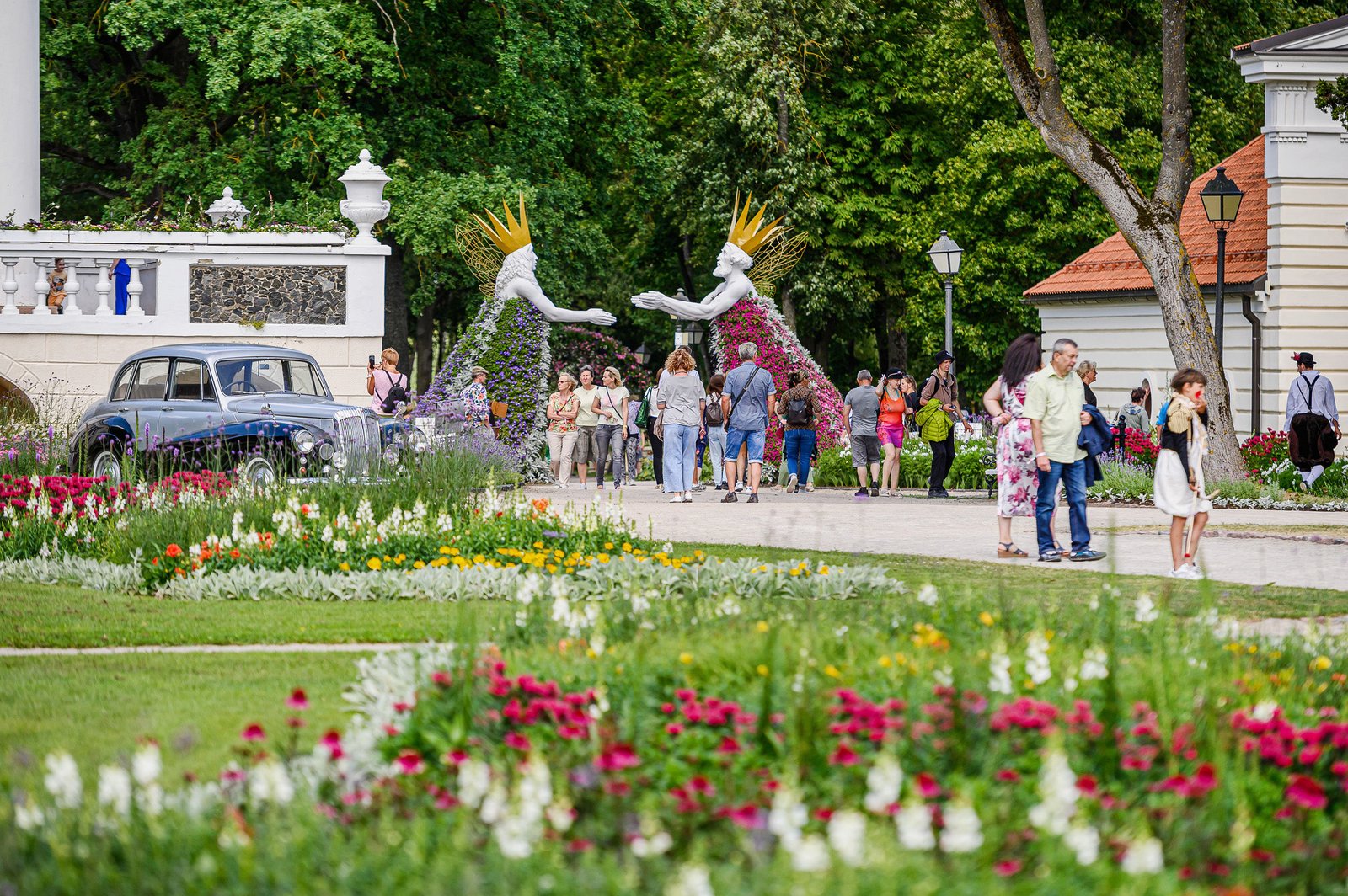 Utopinis skaičius gėlių žiedų Pakruojo dvare