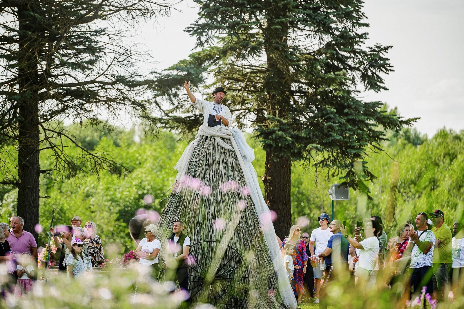 Gėlių, meno ir meilės festivalis Pakruojo dvare