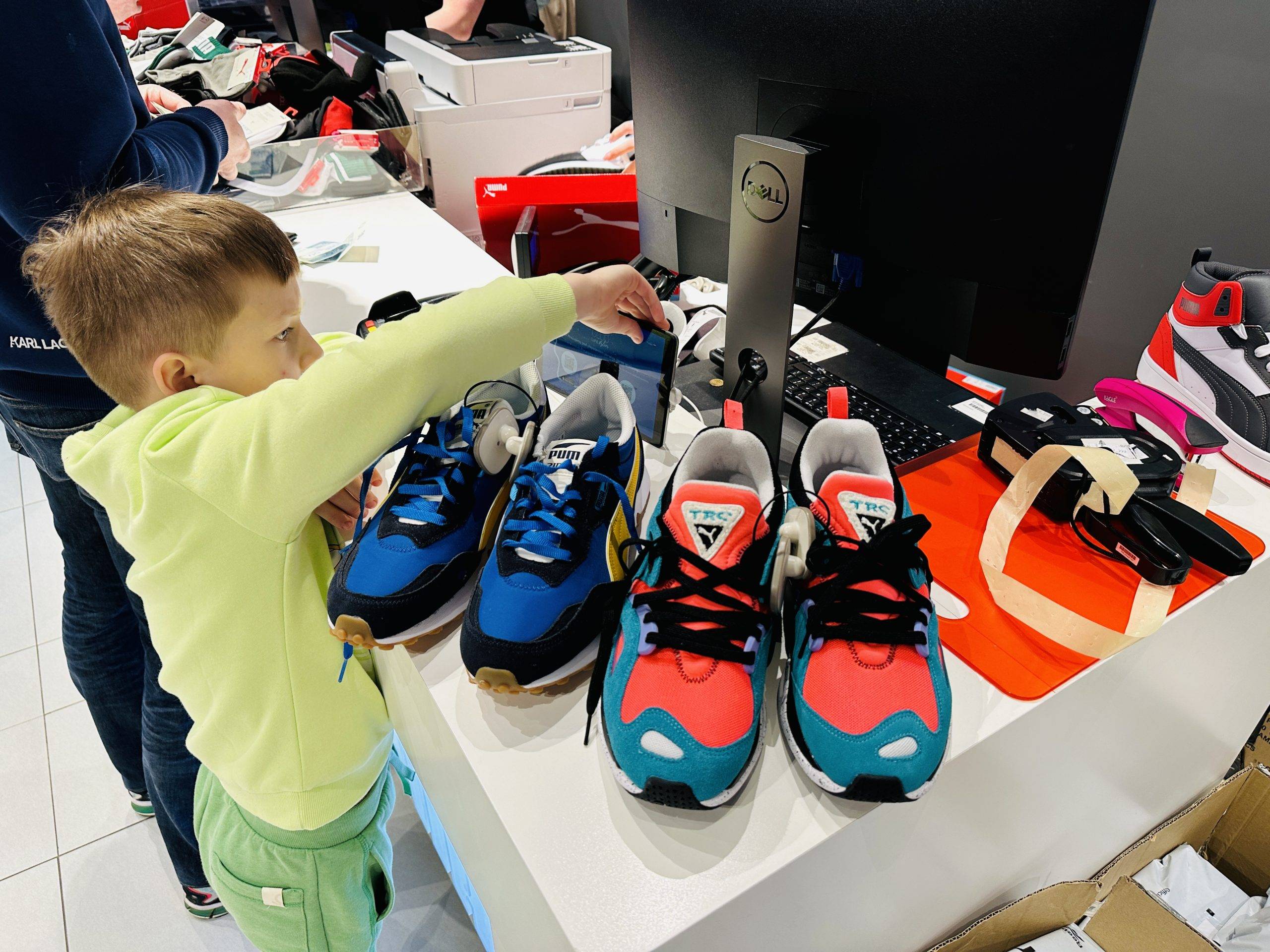 Apsipirkimas Varšuvoje: parduotuvės ir išparduotuvės. Factory Annopol