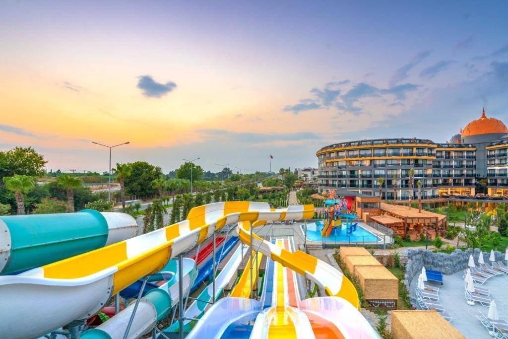 ARNOR DELUXE HOTEL & SPA