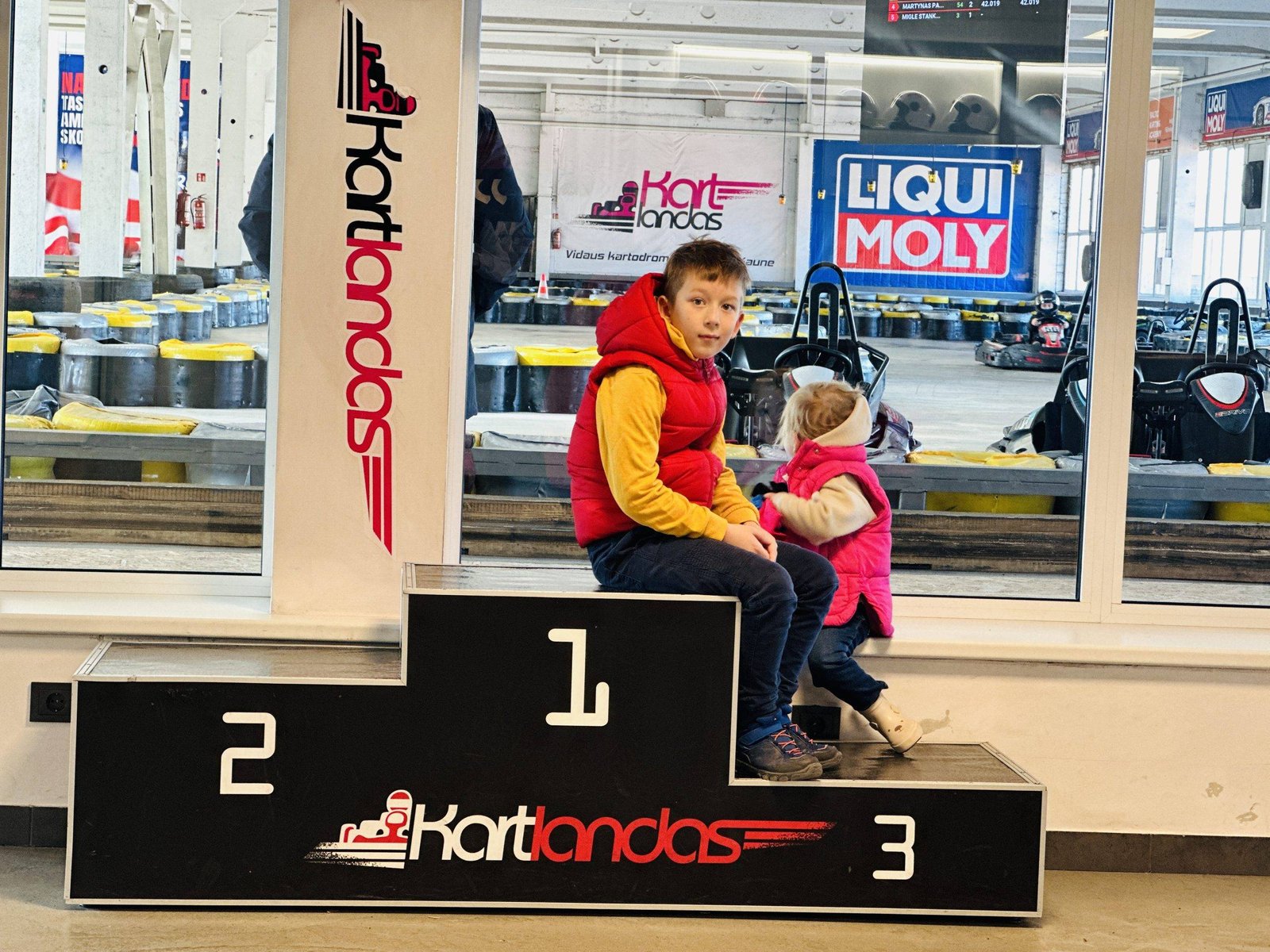 Kartlandas kartodromas Kaune su vaikais