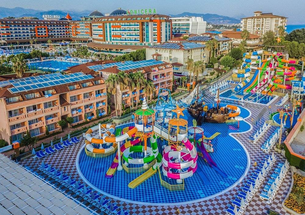 Top10 viešbučių Turkijoje su vandens parkais. Lonicera viešbutis su šeima