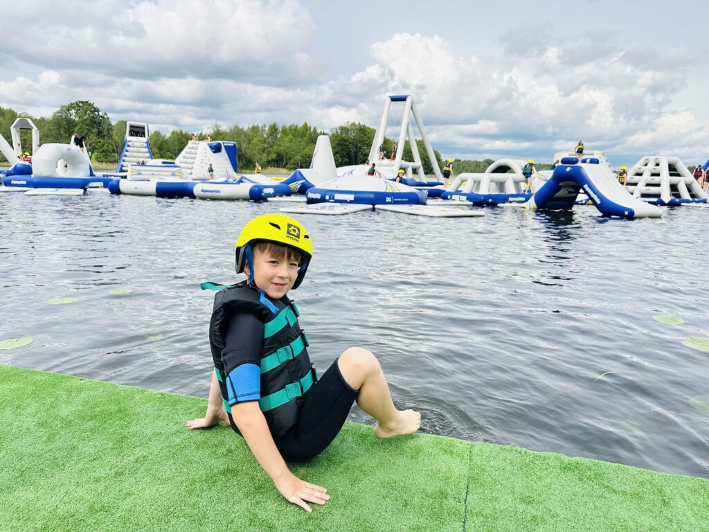 Sariai vandens parkas: naujas TOP vandens batutų parkas