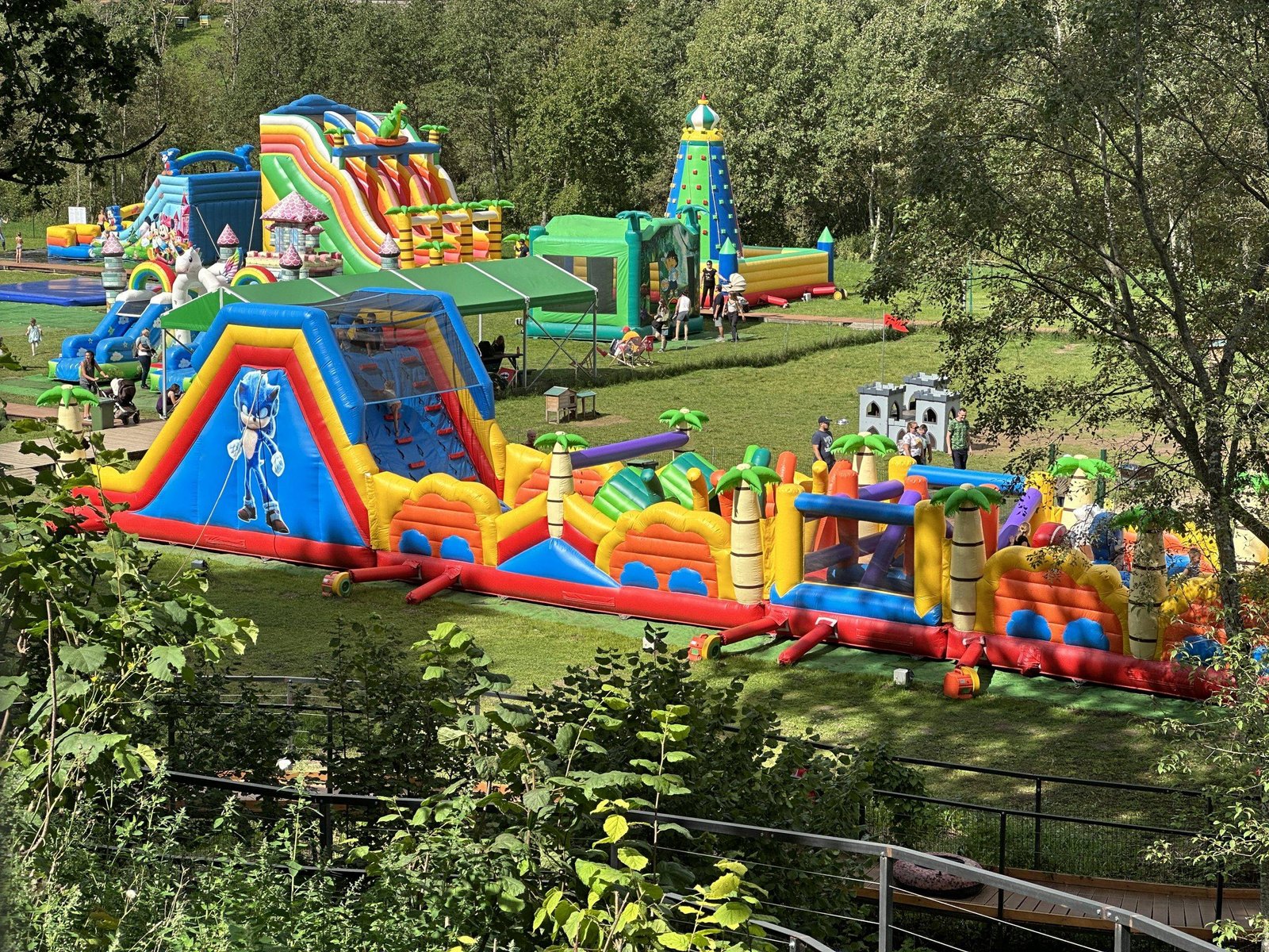 Pramogos Raubonių pramogų parke