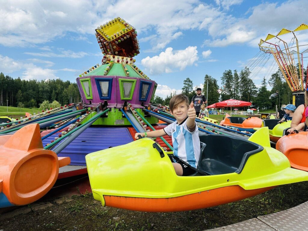 Pramogų parkai Latvijoje