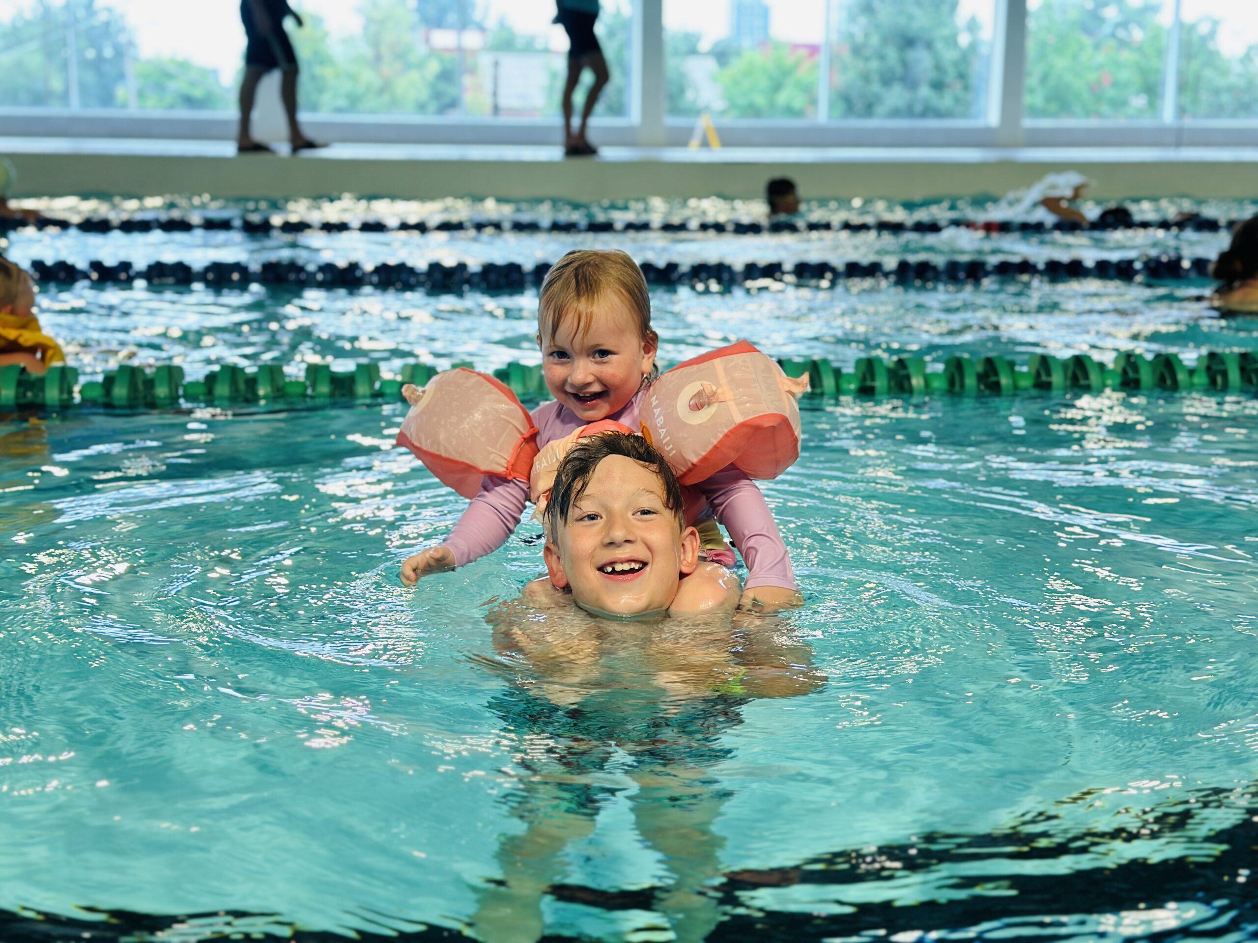 Nėra blogo oro pajūryje: vandens pramogos Klaipėdoje bet kokiu oru