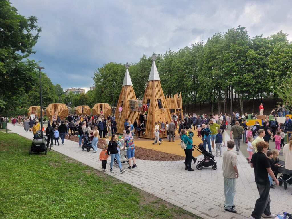 Kovo 11-osios parkas Kaune: nauja įspūdingiausia žaidimų aikštelė Lietuvoje