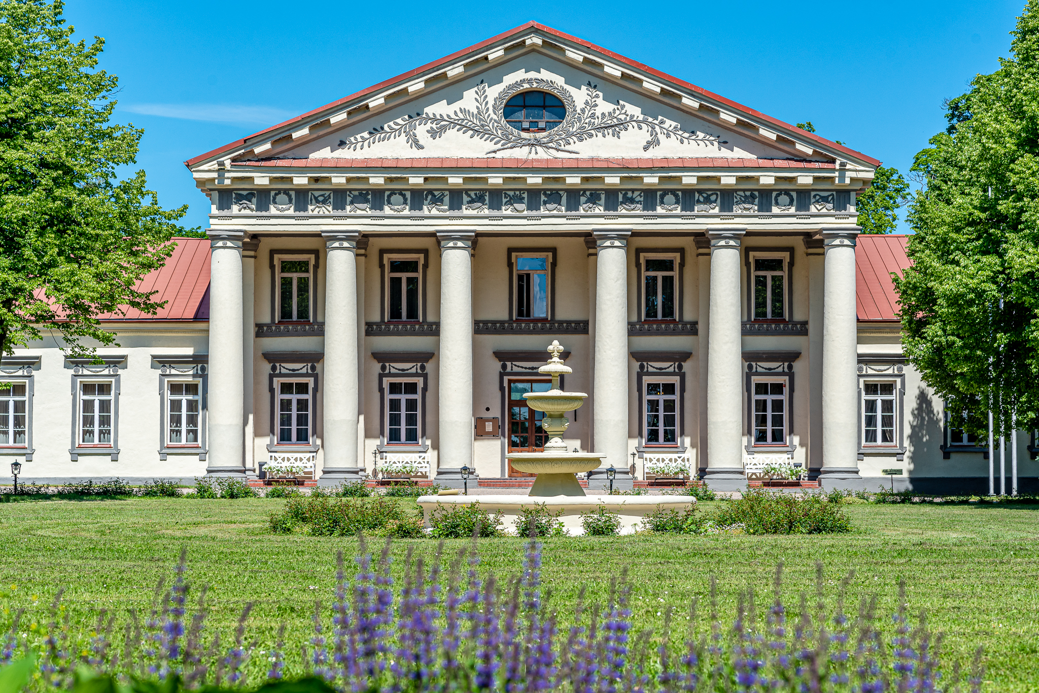 Šeimai draugiški dvarai Lietuvoje: edukacijos ir pramogos vaikams