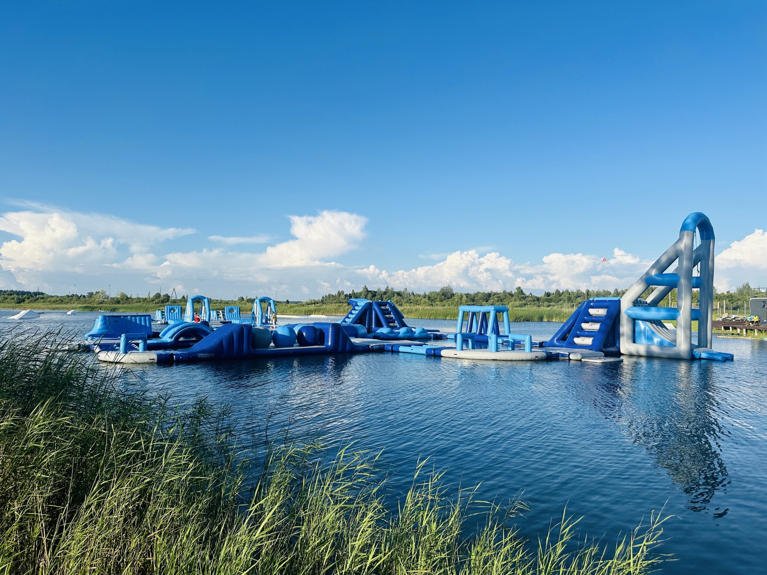 Liberty Beach - vieni didžiausių vandens batutų Lietuvoje
