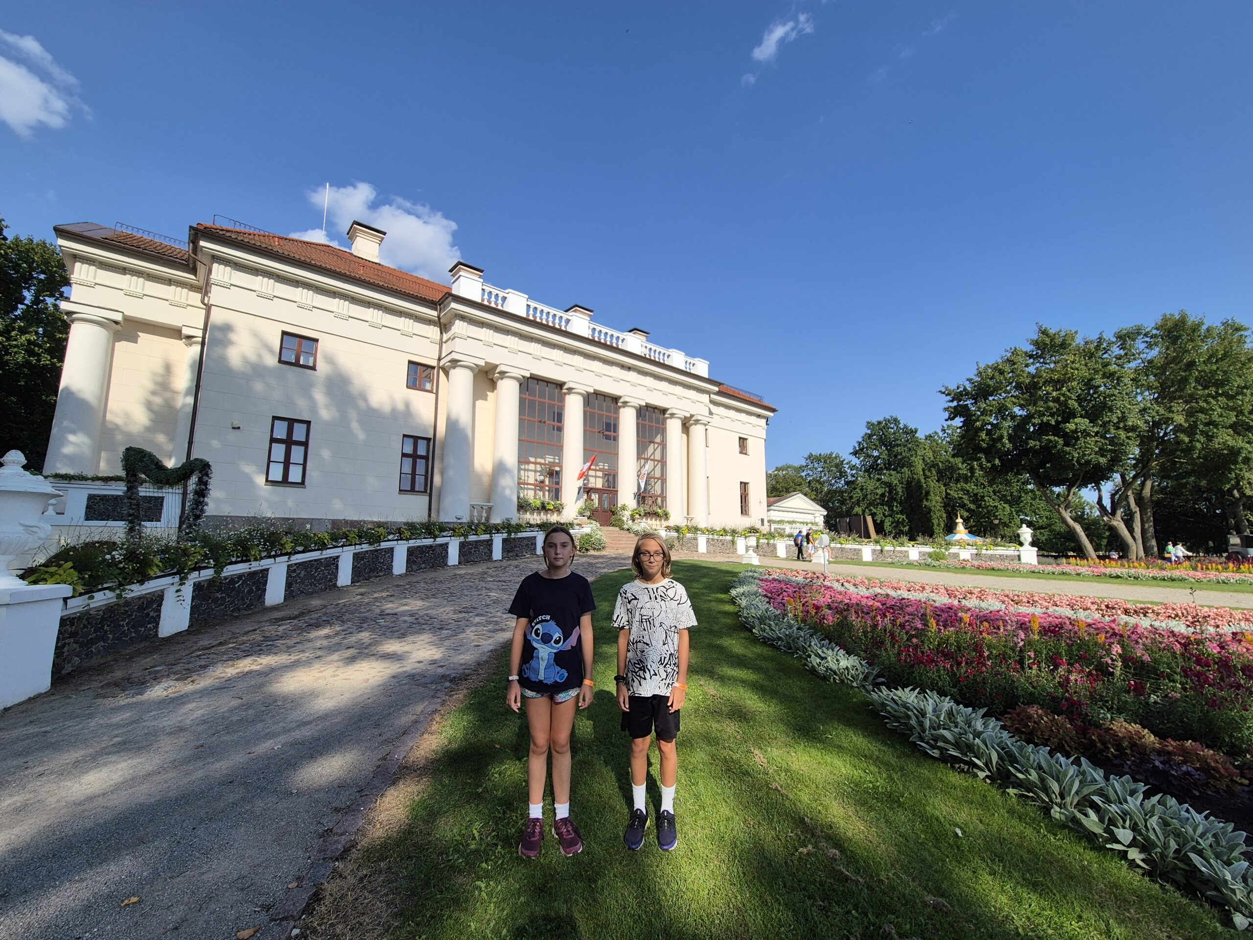 Nakvynė dvare: įspūdingiausi Lietuvos dvarai savaitgalio poilsiui