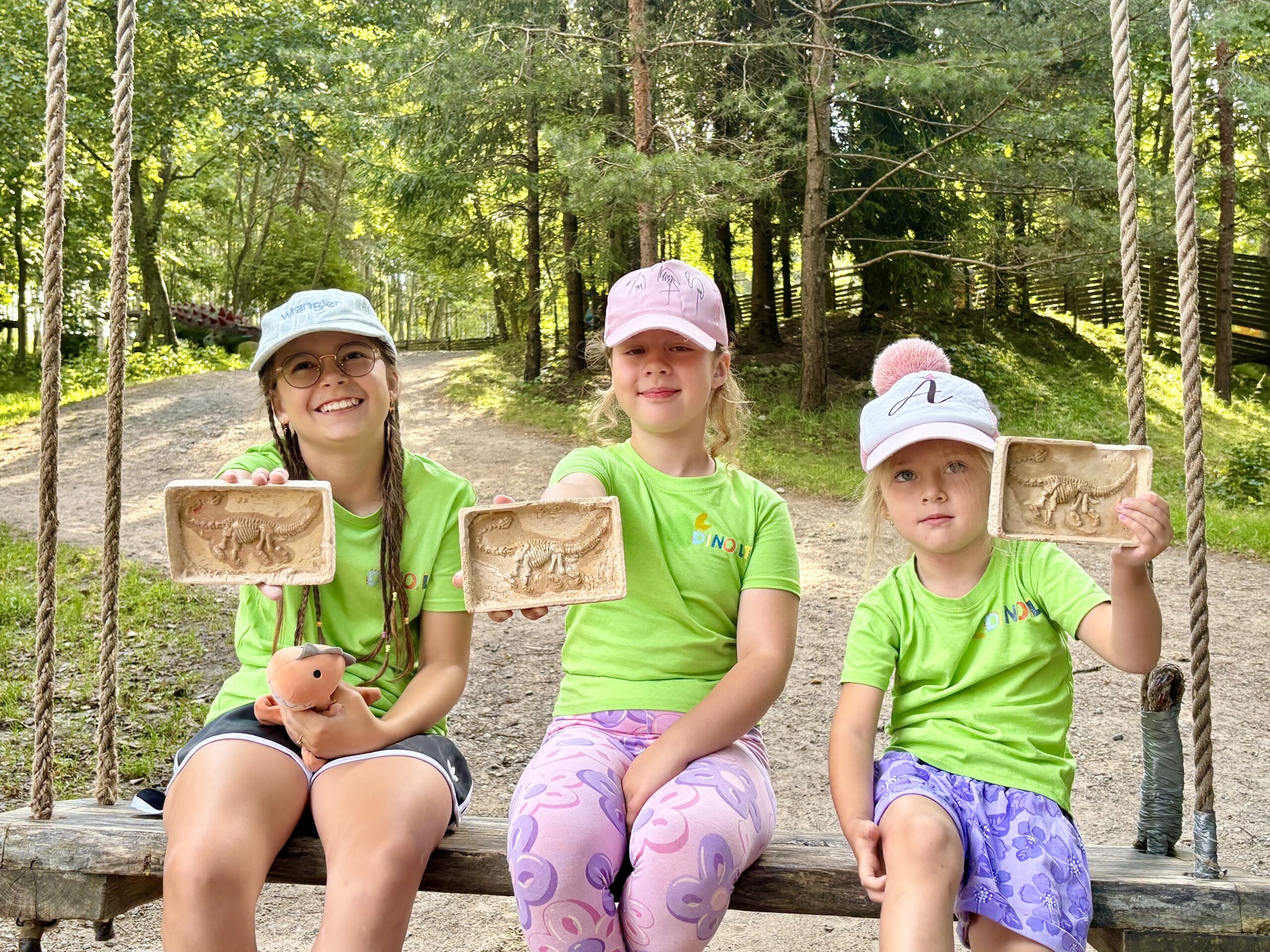 Nuotykiai ir atradimai Dino parke: edukacijos vaikams