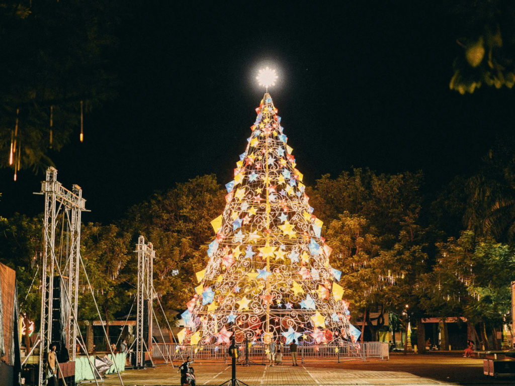 Lietuvos miestų eglučių įžiebimas 2025: detalus švenčių kalendorius