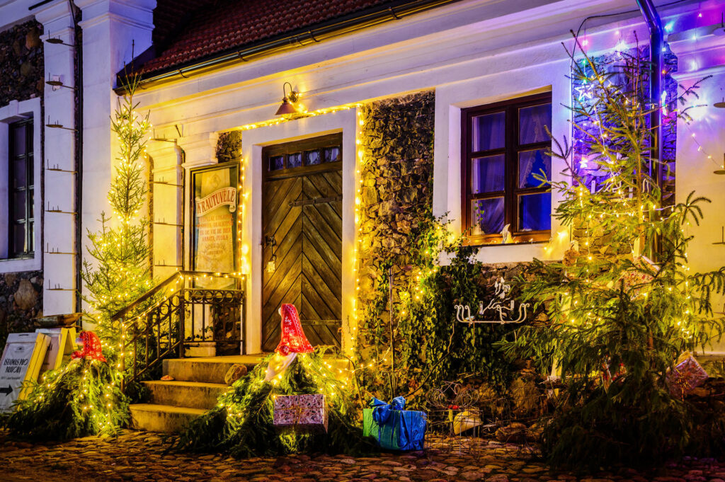 Šventinės pramogos Pakruojo dvare: Kalėdinių nuotykių dirbtuvės 2025