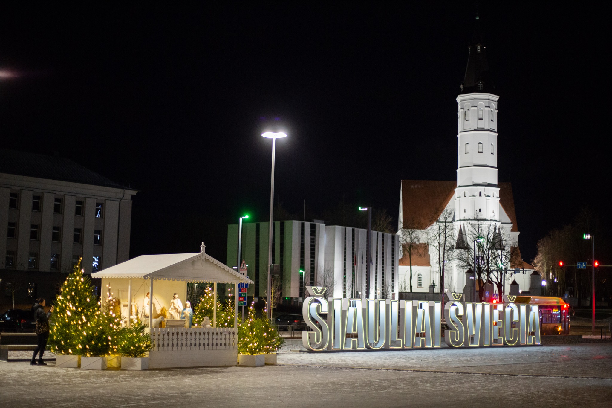 Saulės miesto atspindžiai Kalėdų eglės įžiebimo šventėje