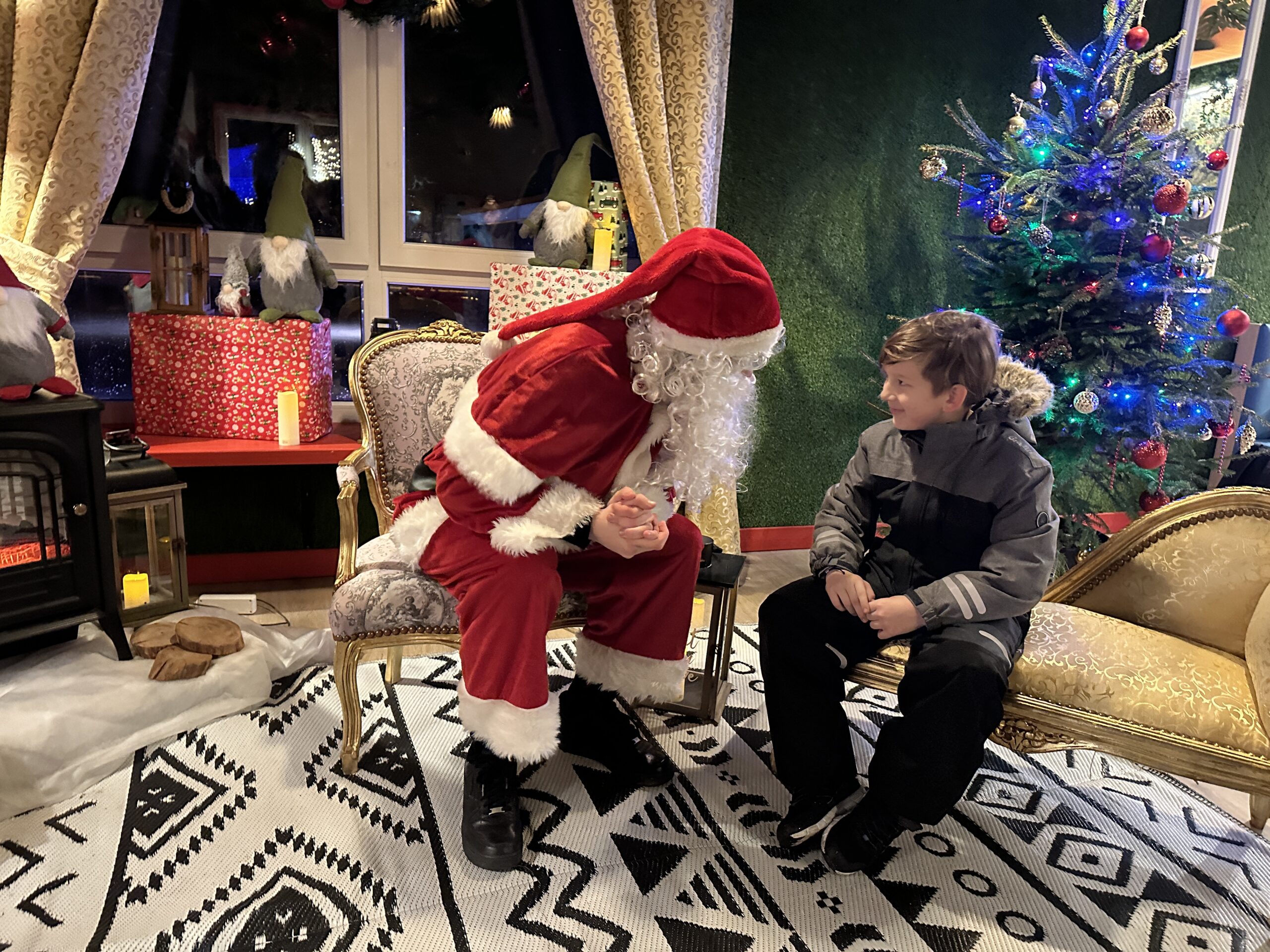 Kalėdų senelio rezidencija Dino parke