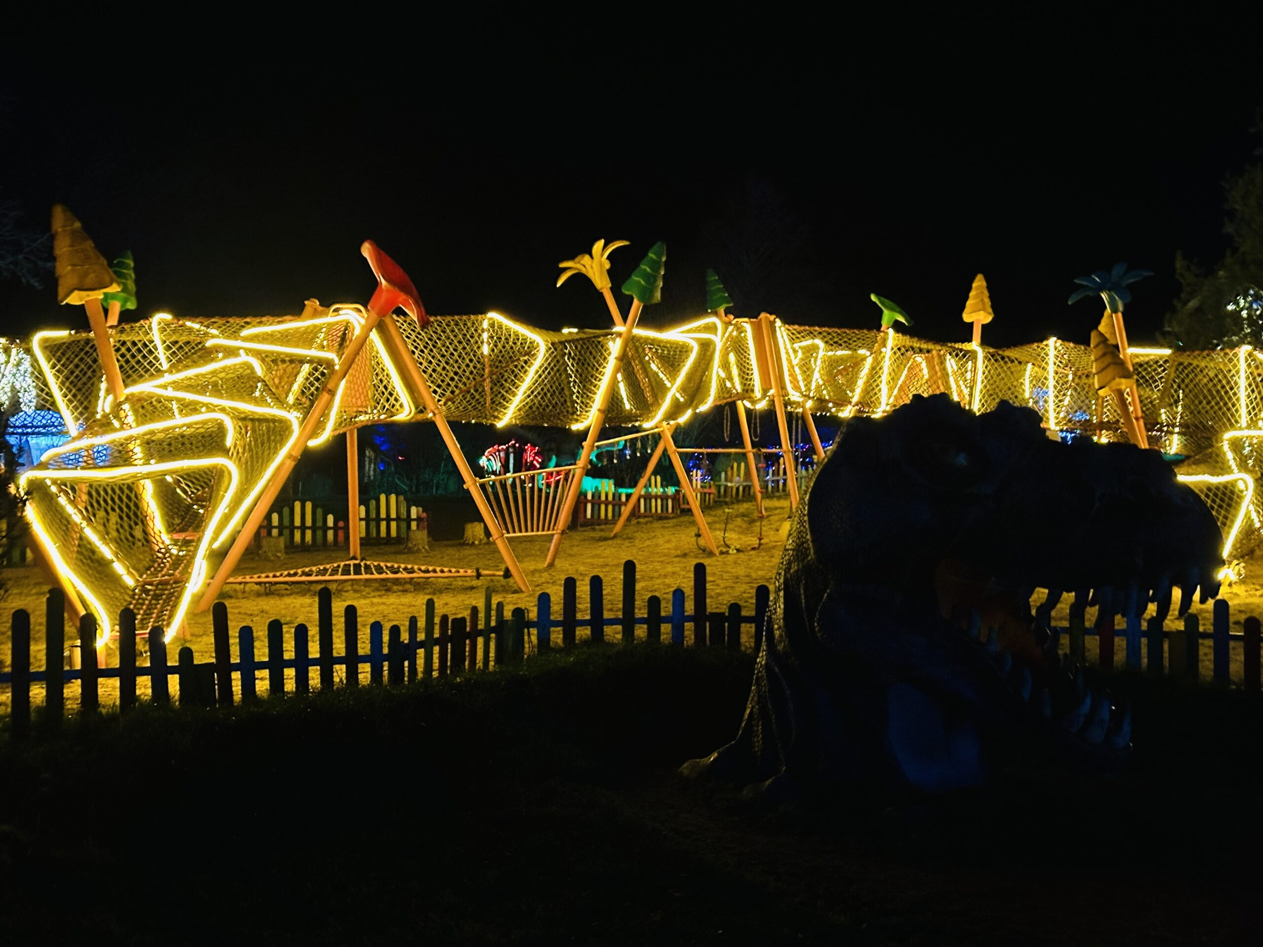 Neribotos žiemos pramogos Dino parke