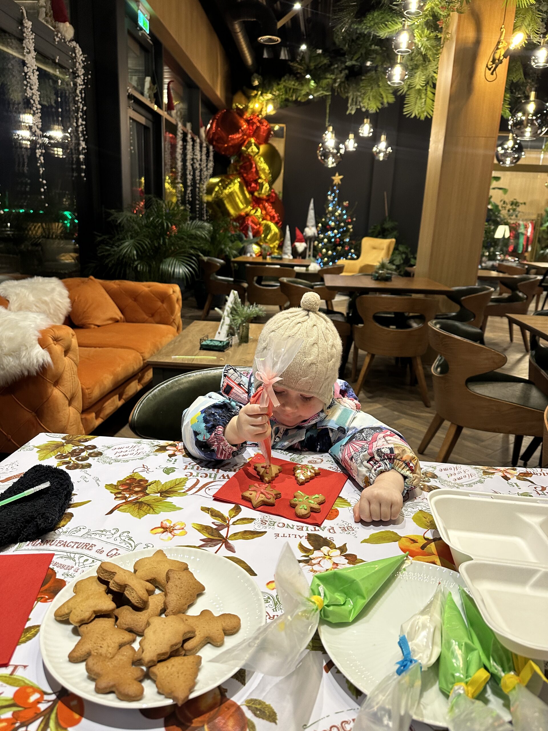 Sausainių dekoravimas Babilono soduose