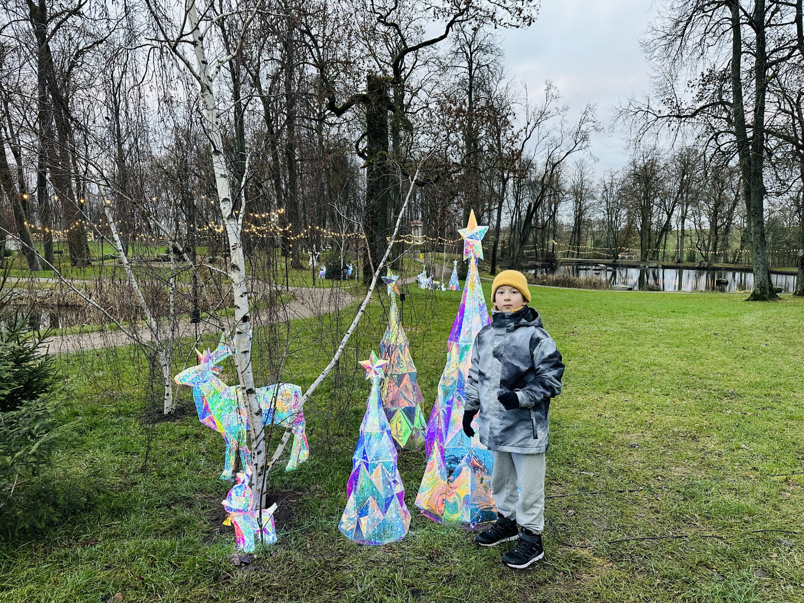 Šventiškai pasipuošęs Taujėnų dvaras