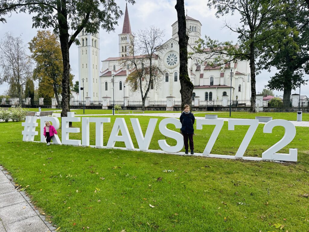 Miestas Lietuvoje, kuris nustebino ir sužavėjo: Rietavas su vaikais