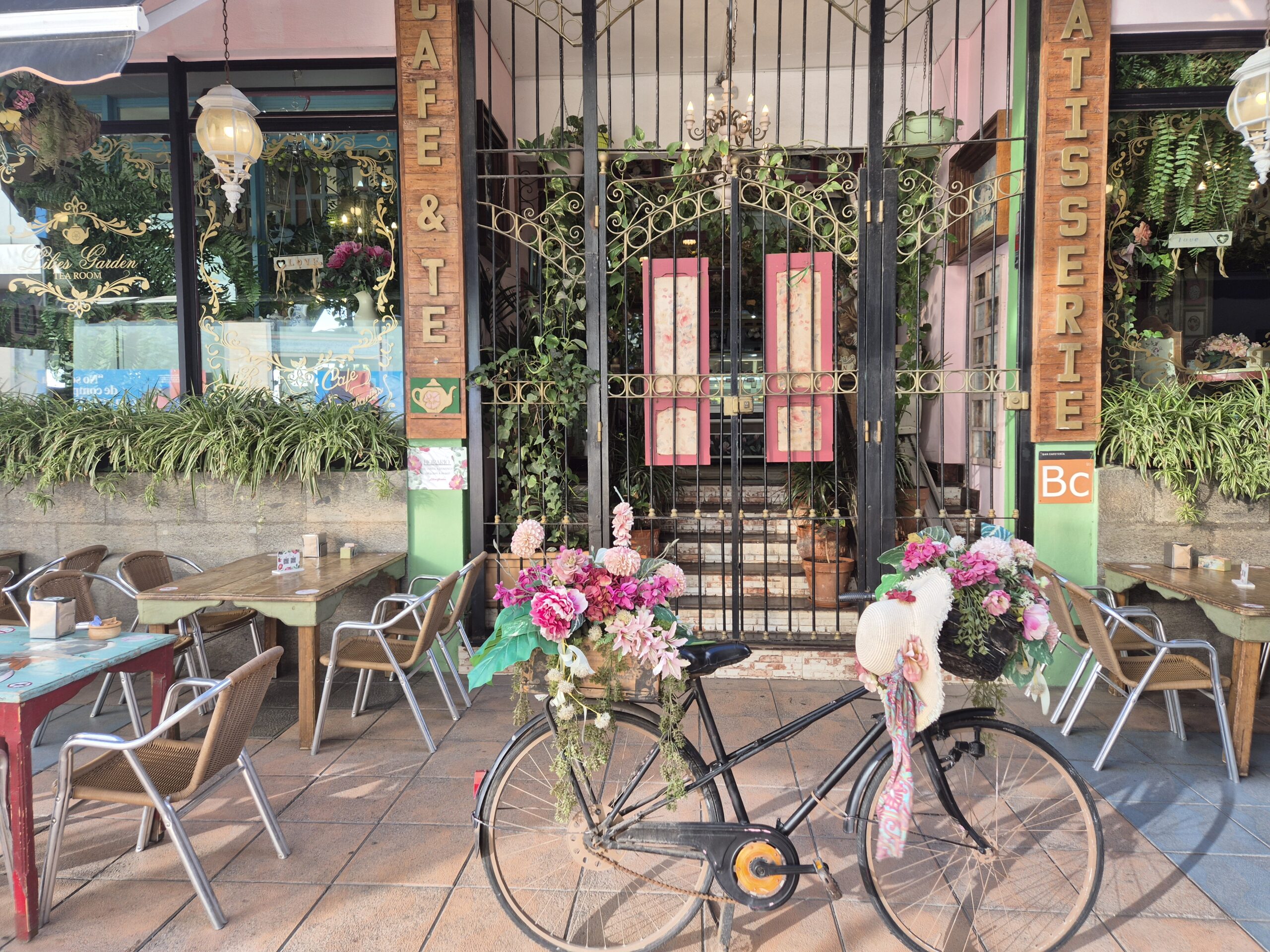 Lilies Garden Las Galletas