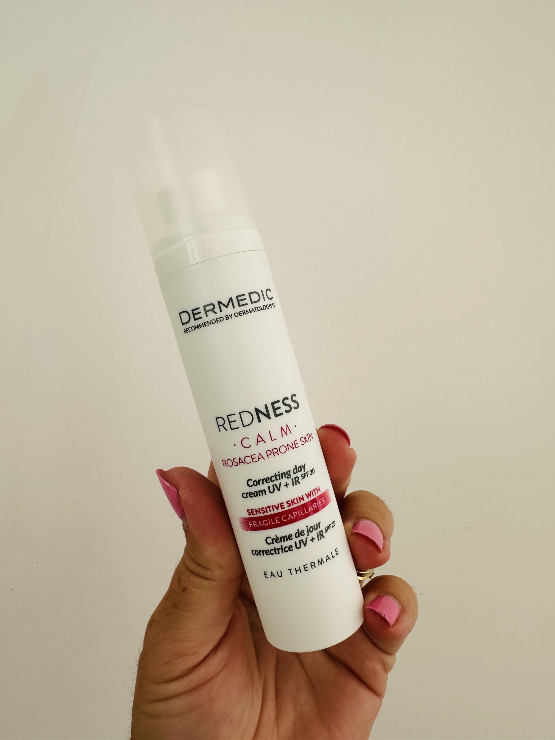 Veido kremas jautriai odai