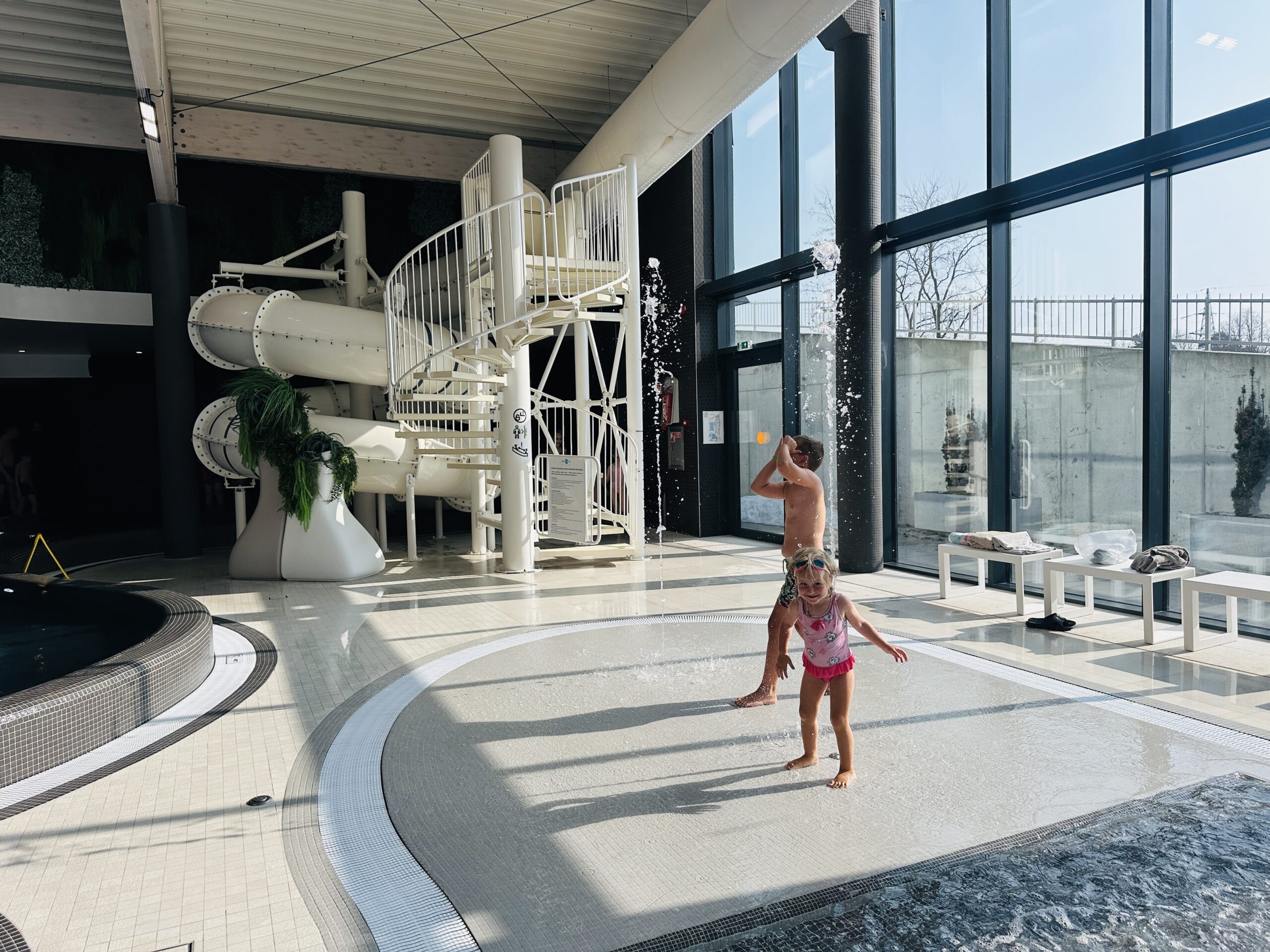 Šeimoms draugiški baseinai