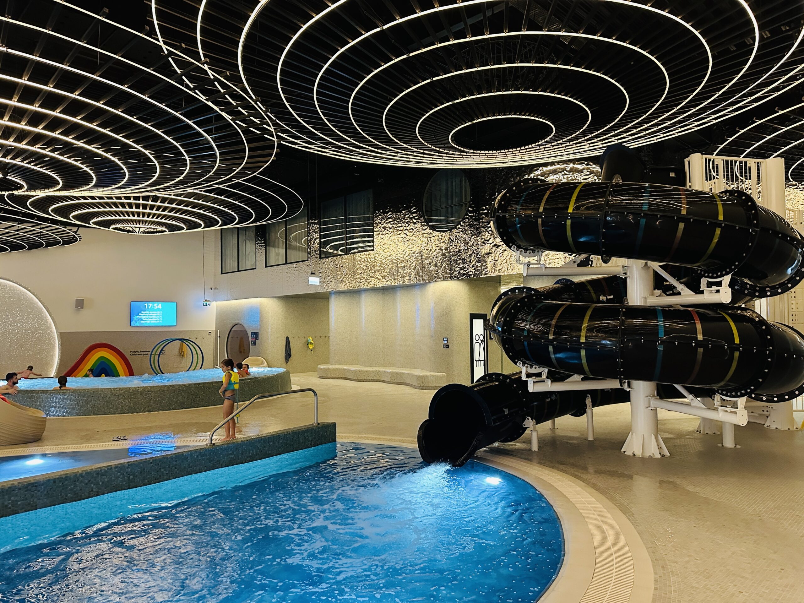 Baseinai su vandens čiuožyklomis Lietuvoje