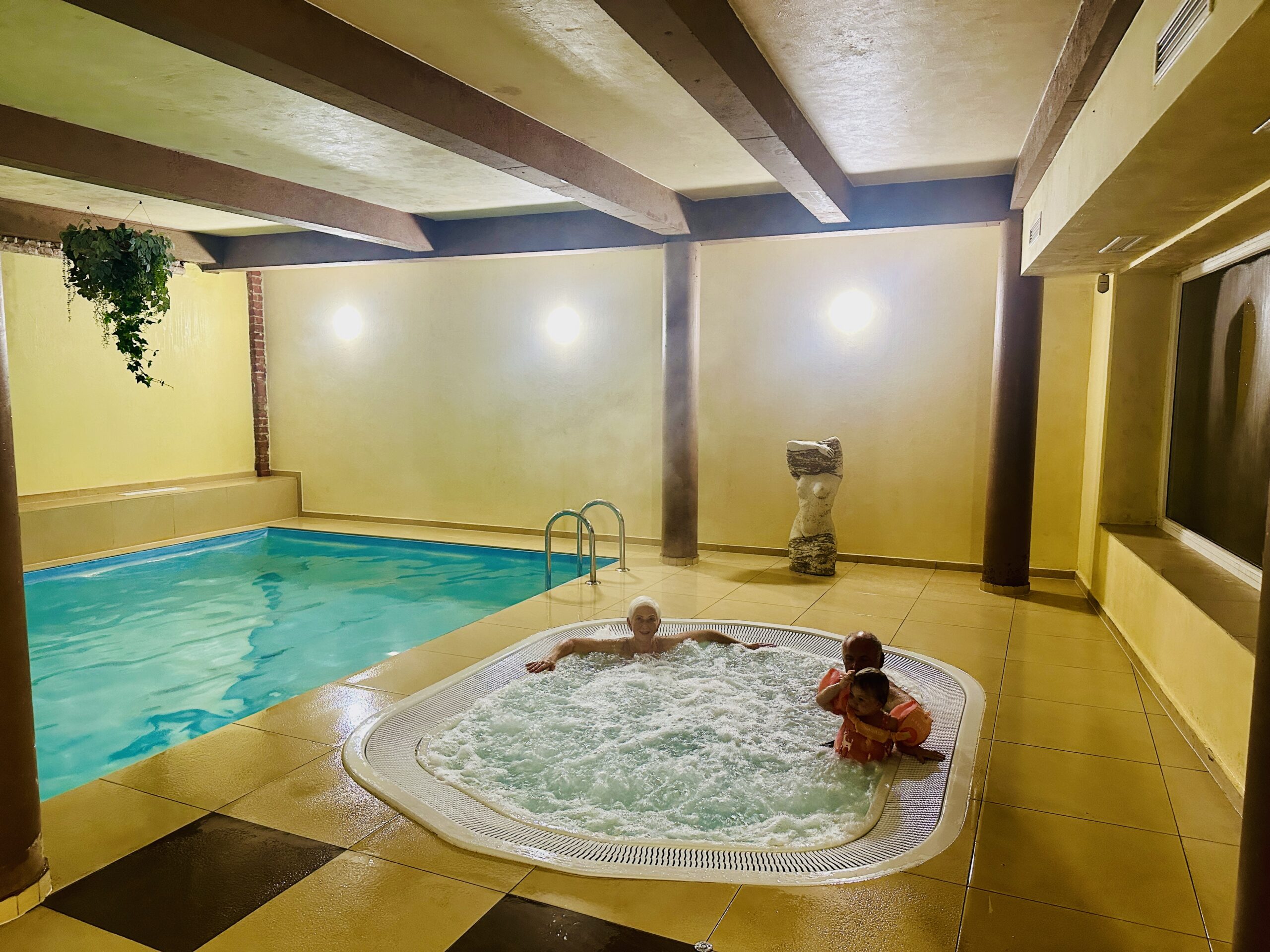 Spa ir baseinas viešbutyje Romantic