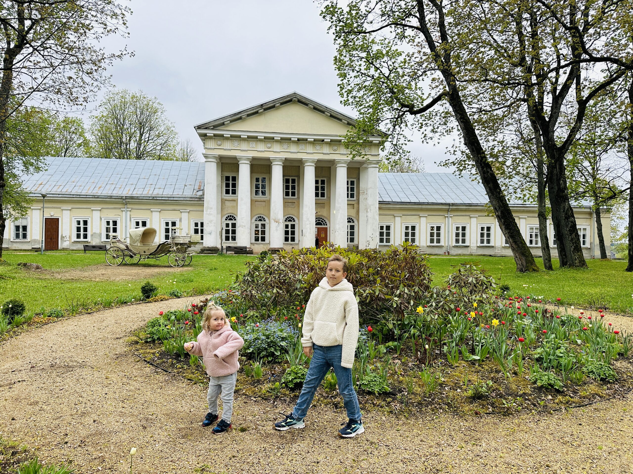 Salų dvaras : ką pamatyti Rokiškyje