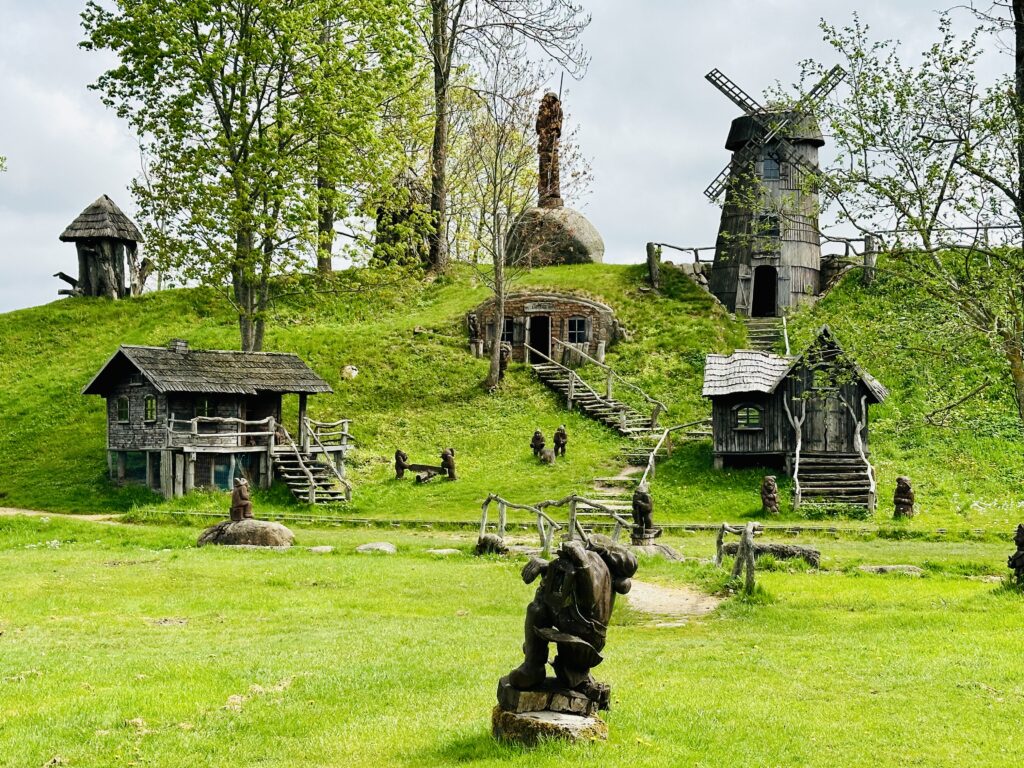 Nykštukų kaimelis Lietuvoje