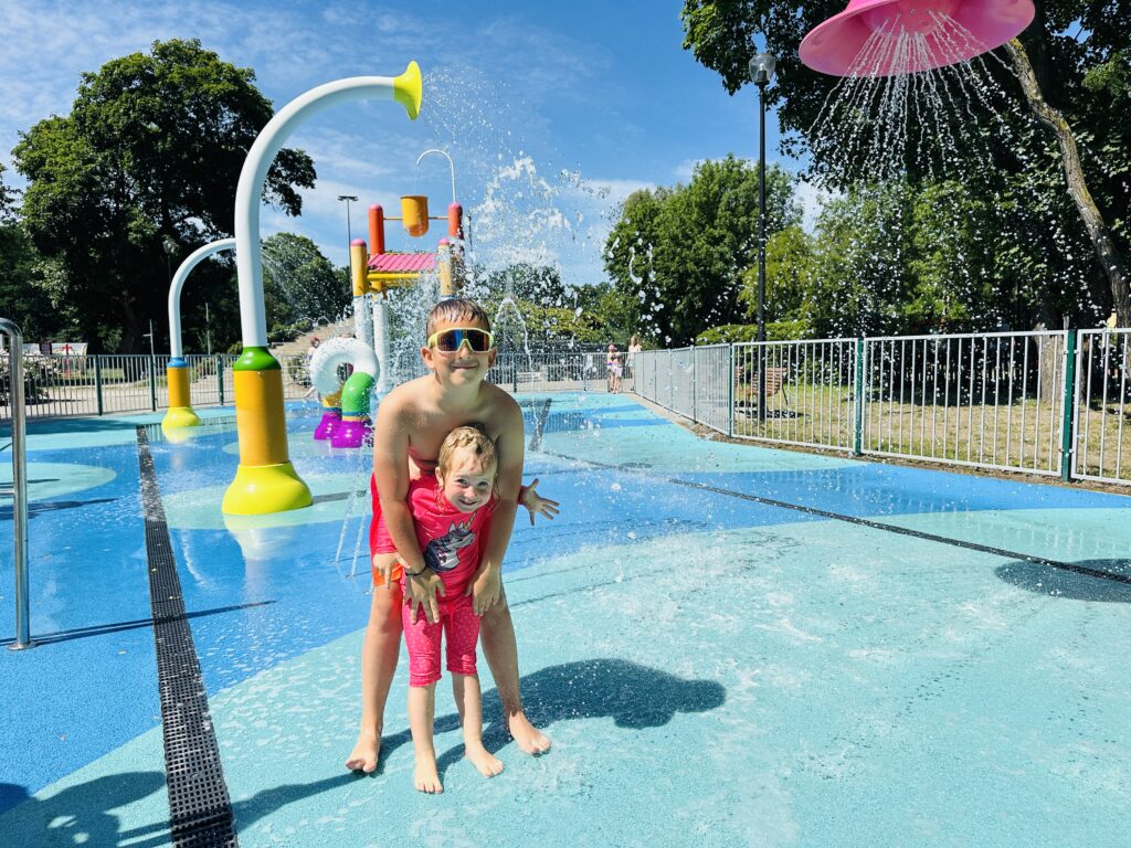 Nemokama vandens žaidimų aikštelė Varšuvoje