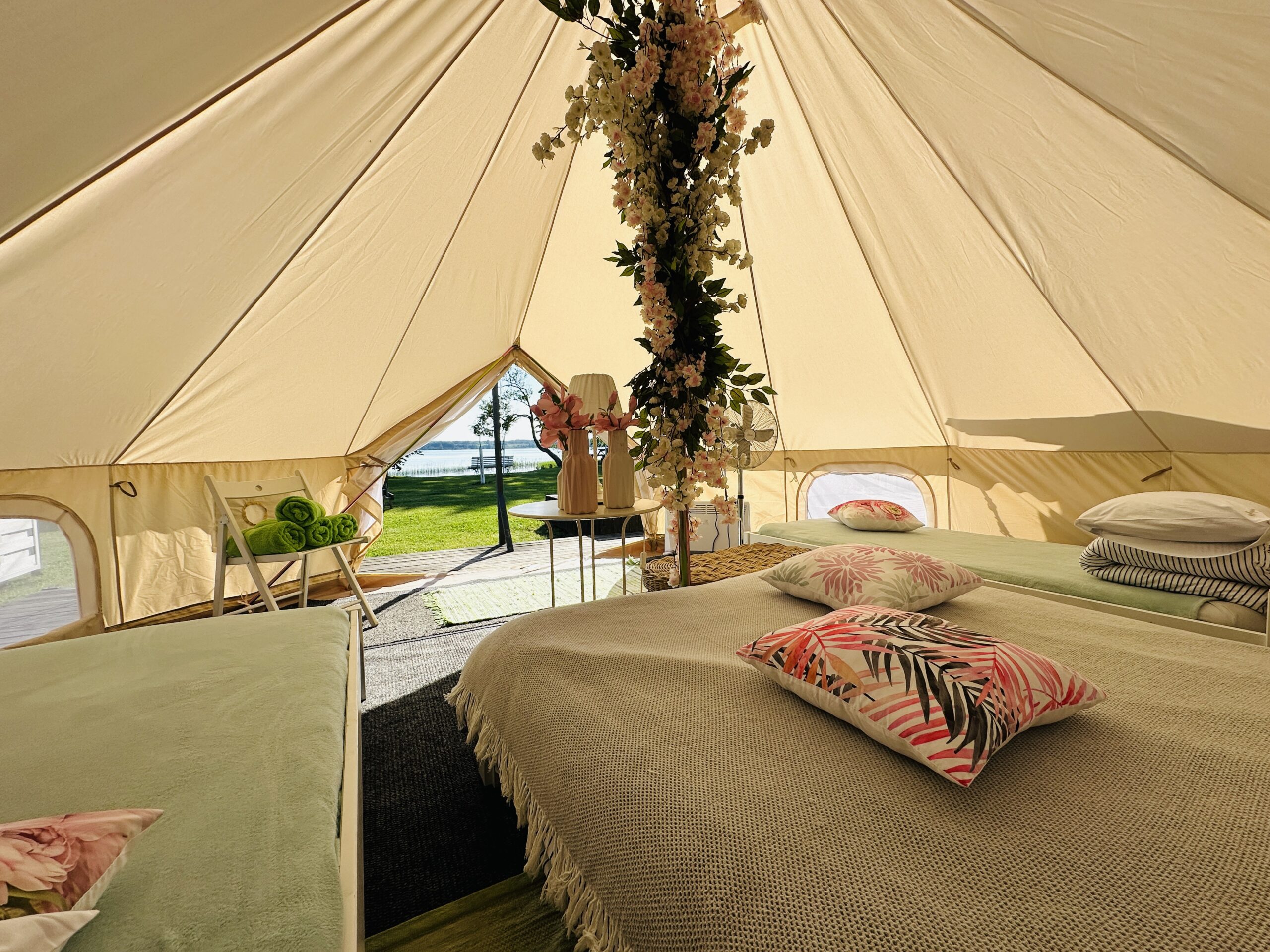 Glamping Lietuvoje - išskirtinės nakvynės vietos šeimoms