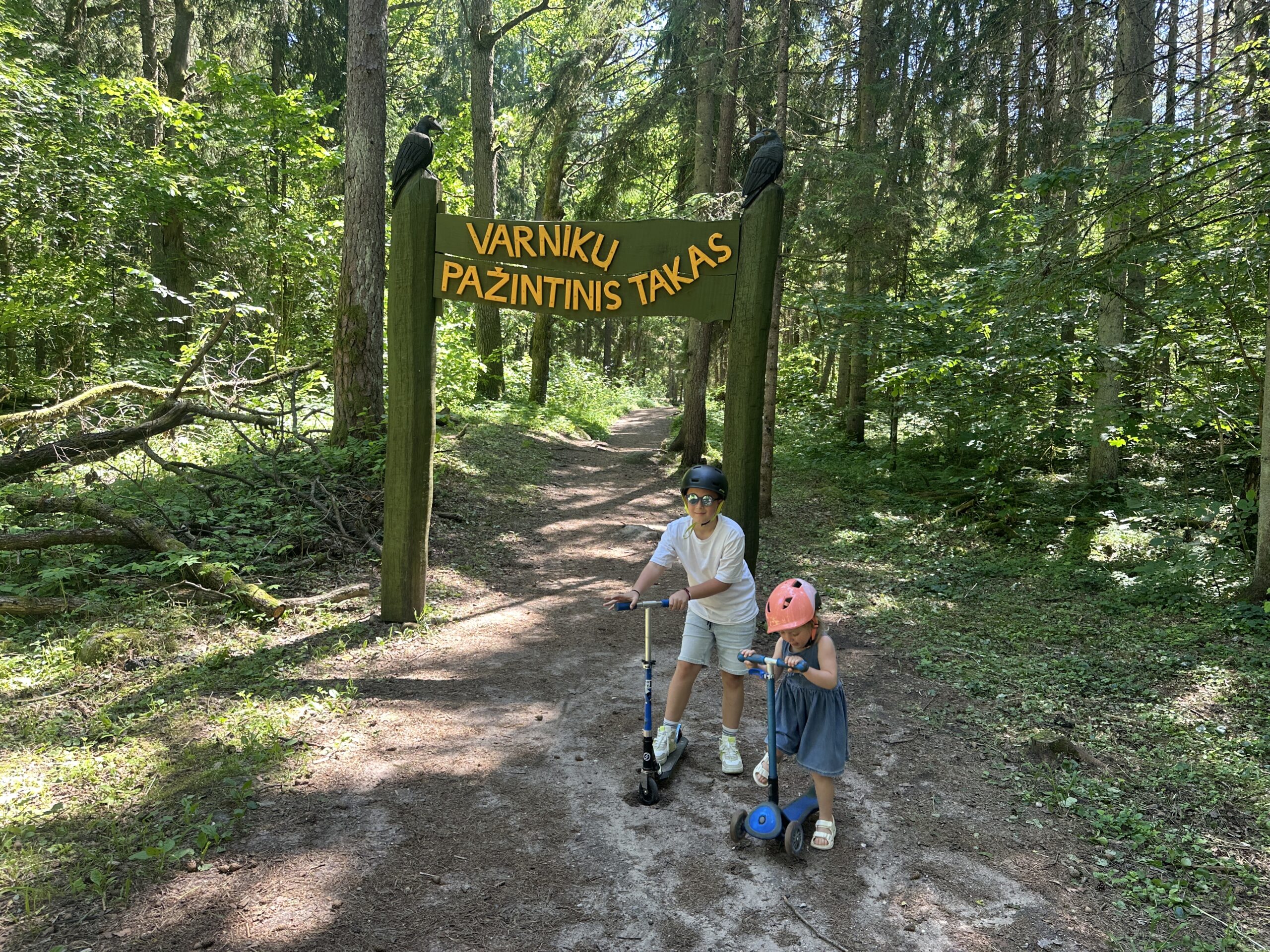 Varnikų pažintinis takas