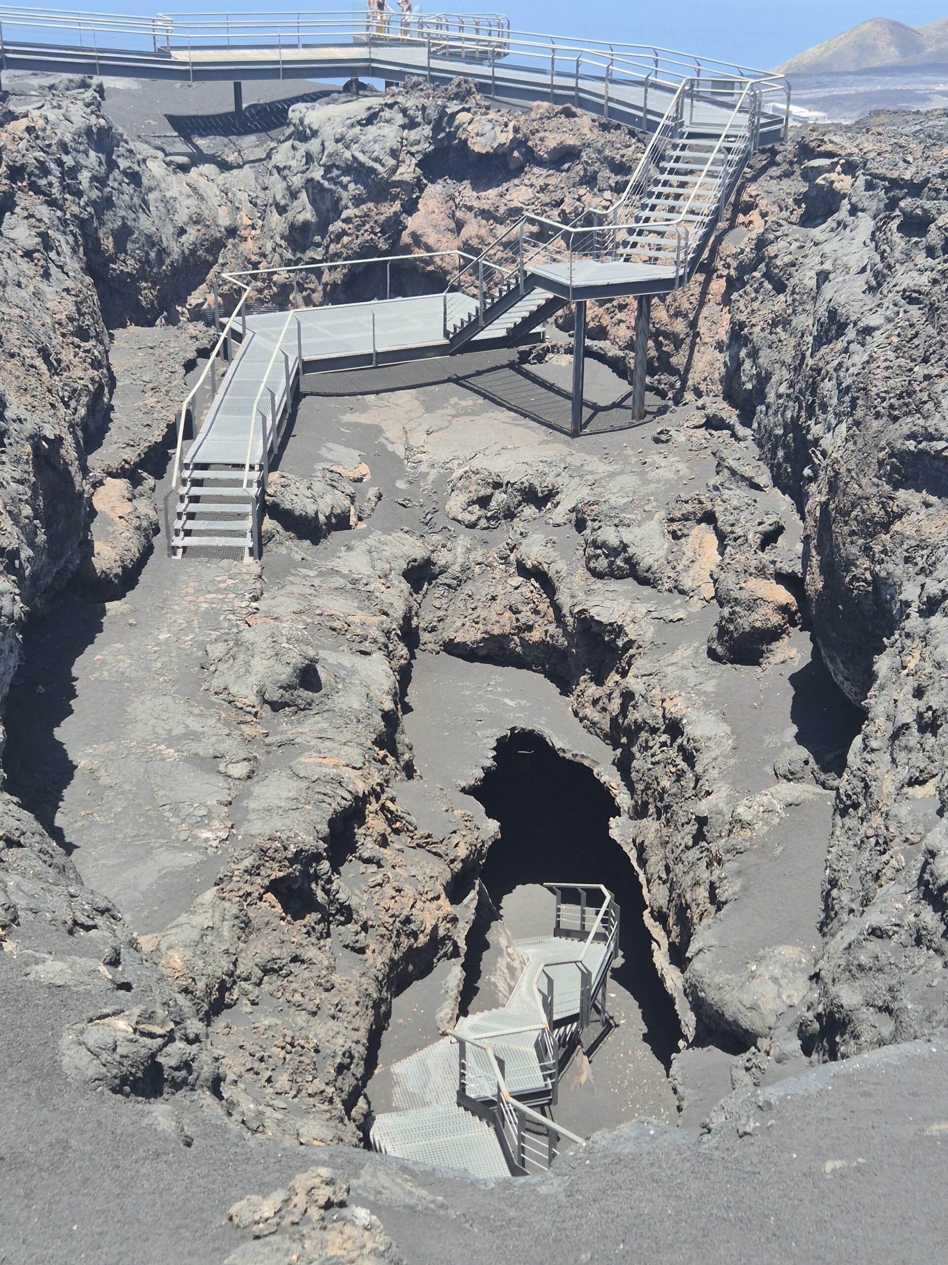 Nedaugelis žino: La Palma saloje galima patekti į tikrą lavos tunelį