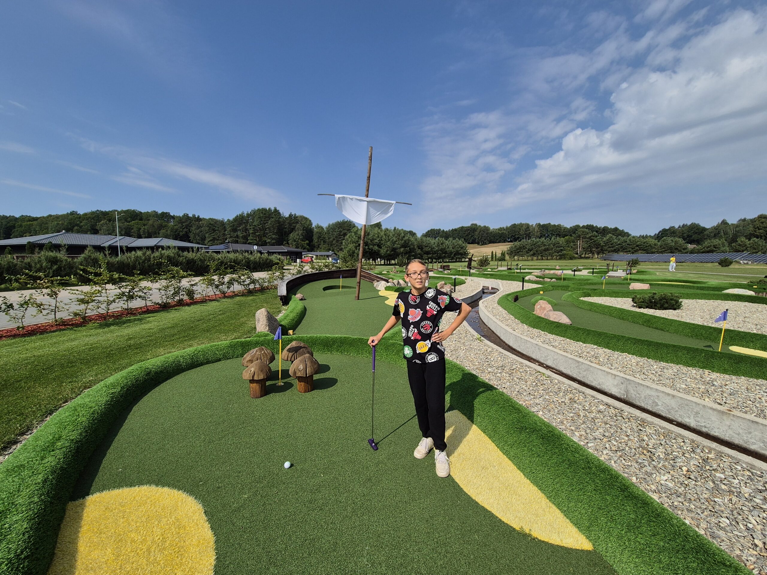 Ne tik laipynės ir atrakcionai: Tarzanijoje rasite 18 duobučių mini golfą