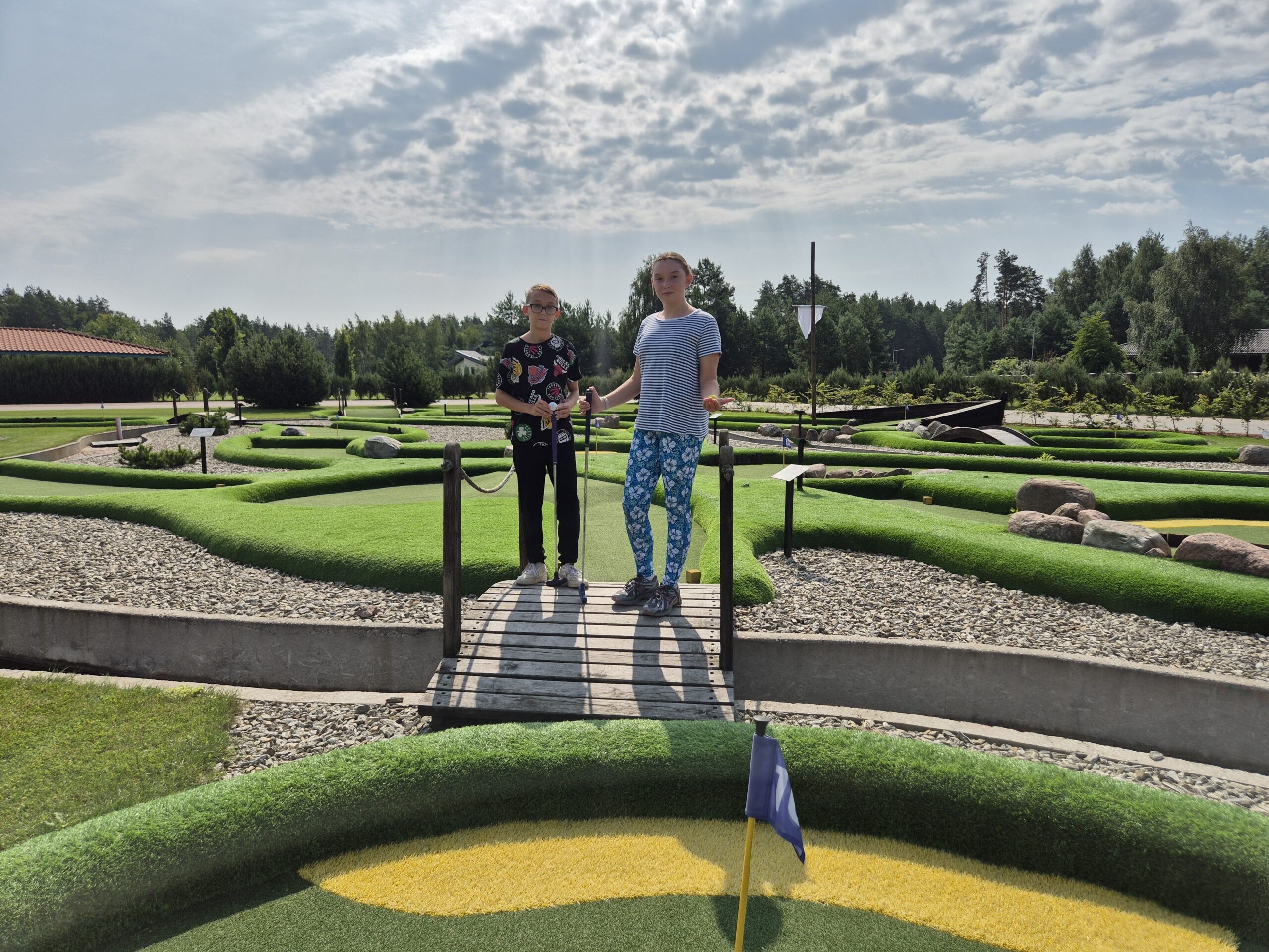 Ne tik laipynės ir atrakcionai: Tarzanijoje rasite 18 duobučių mini golfą