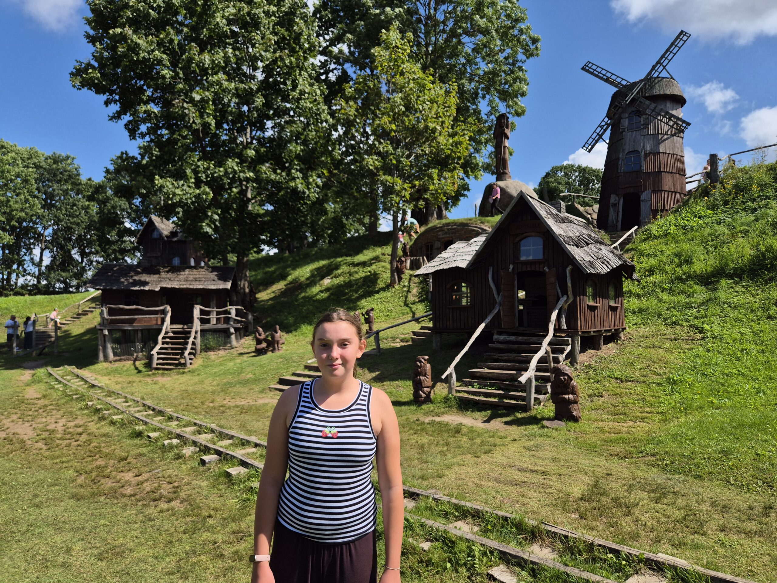 Nykštukų kaimelis sodyboje Vienkiemis