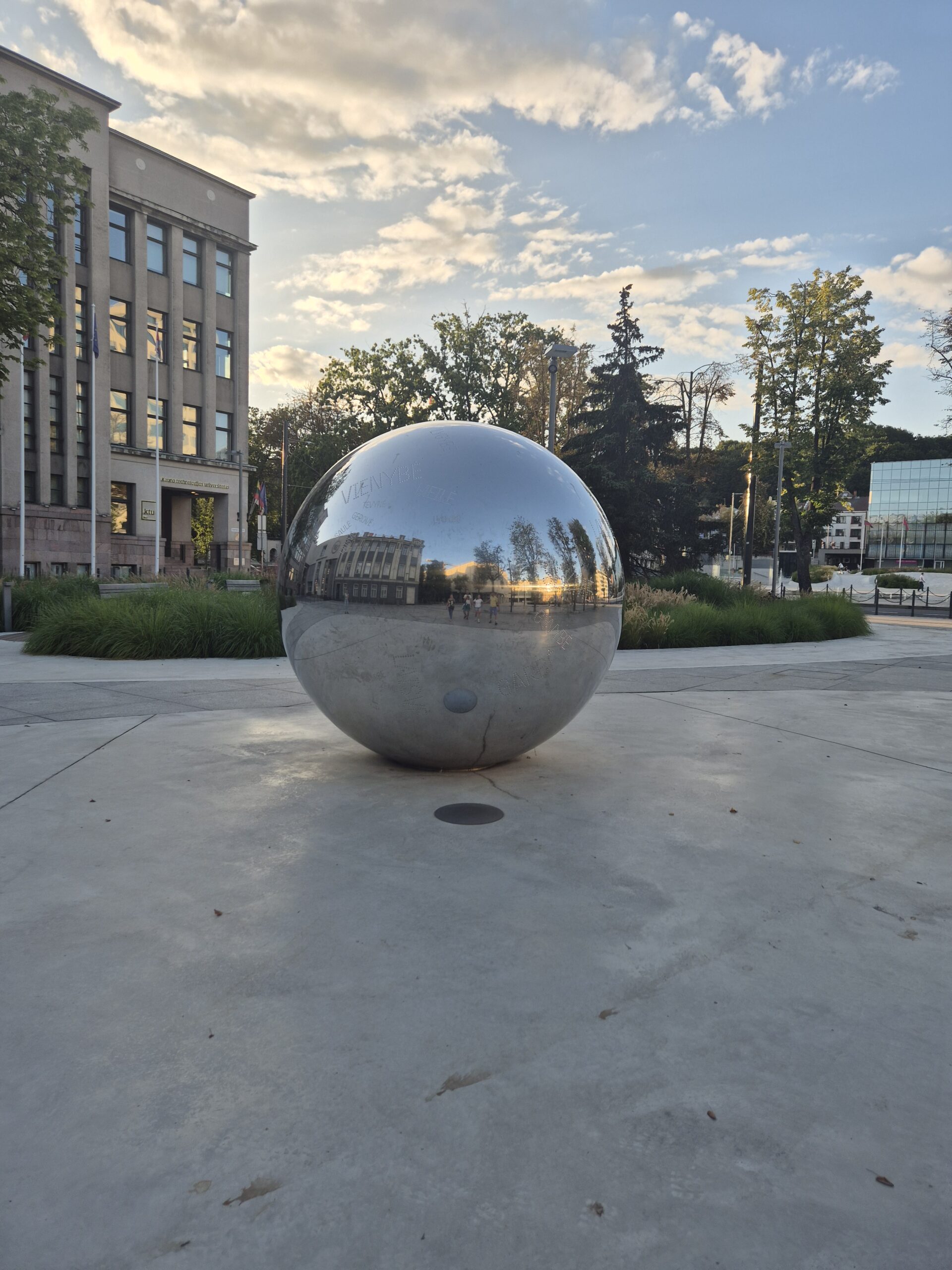 Skulptūra Taškas Kaune