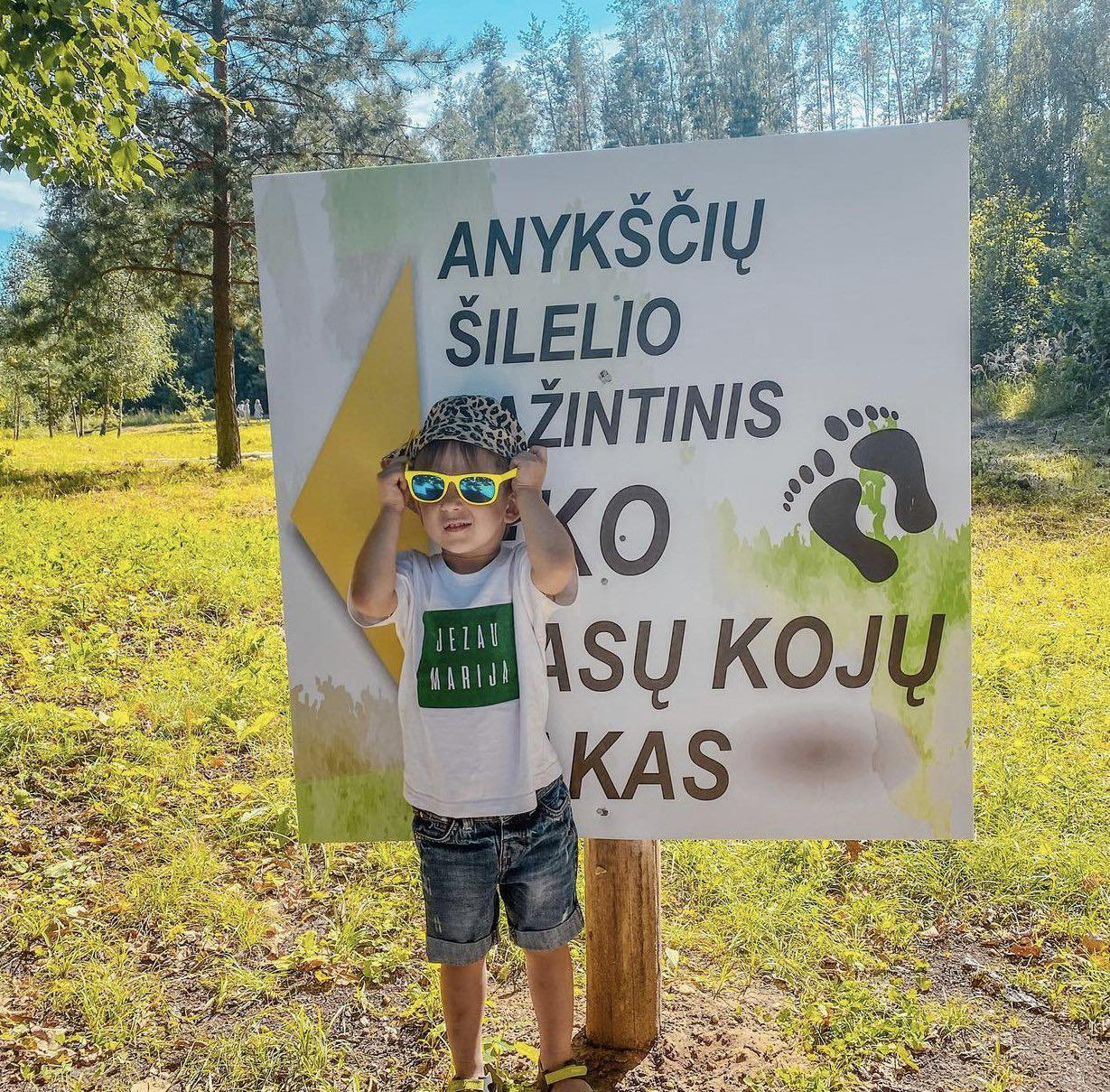 Anykščių šilelio pažintinis eko basų kojų takas