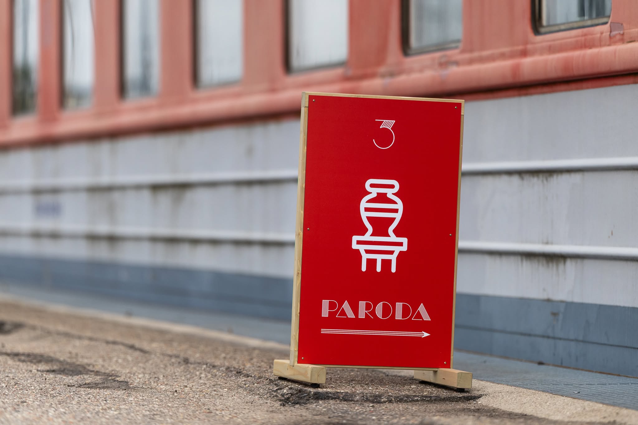 Ekskursija po interaktyvią parodą „Fruktų kontrabanda: kelionės tarpukario traukiniais”