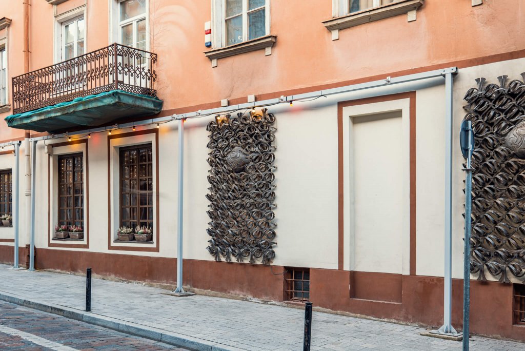 Puošiančios restorano grotos (nuotr. Neakivaizdinis Vilnius)