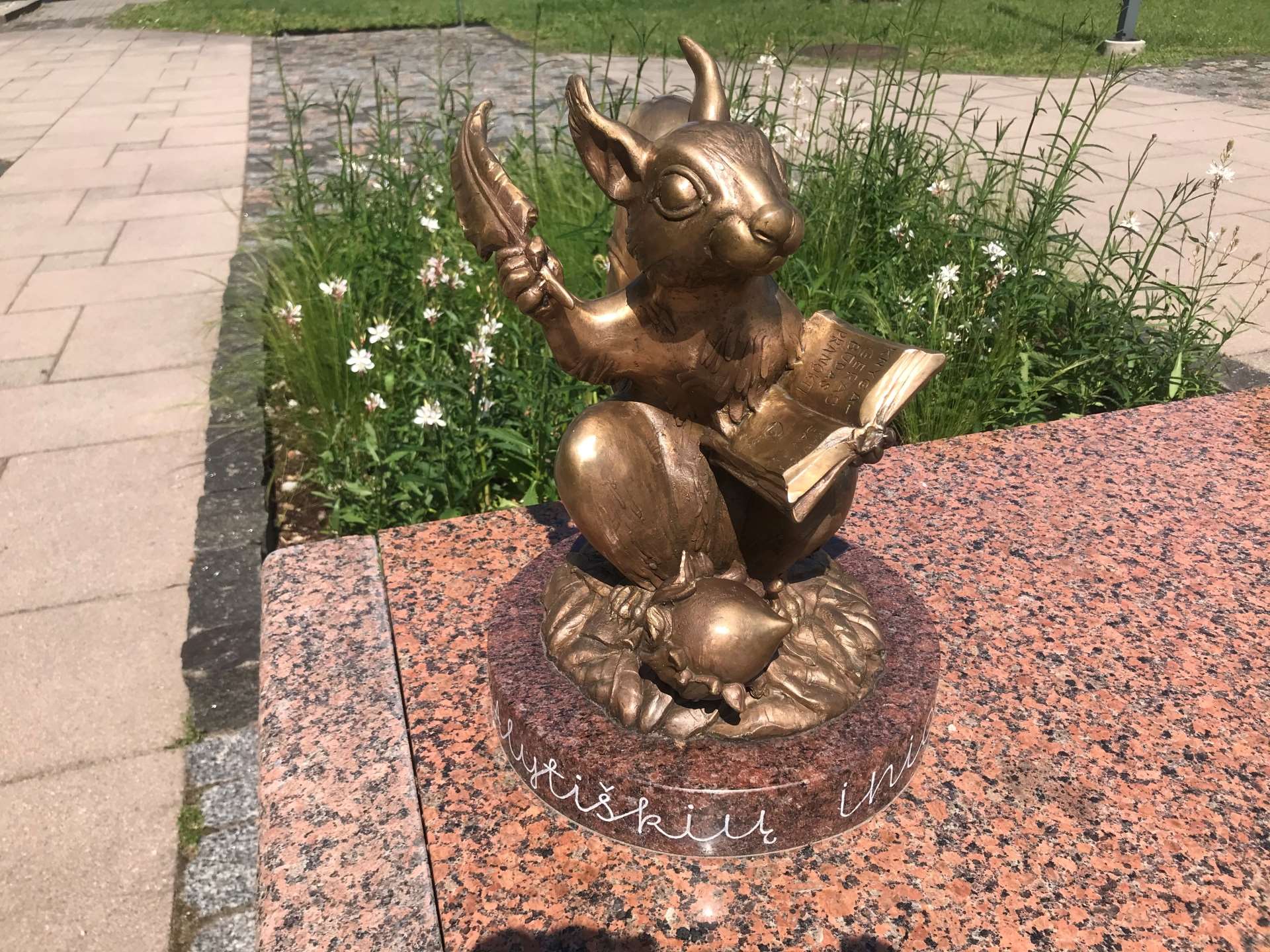 Alytaus senamiesčio skvero voveraitė